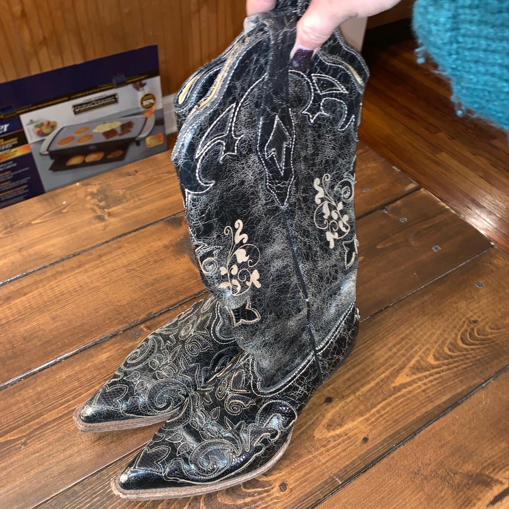 Corral boots